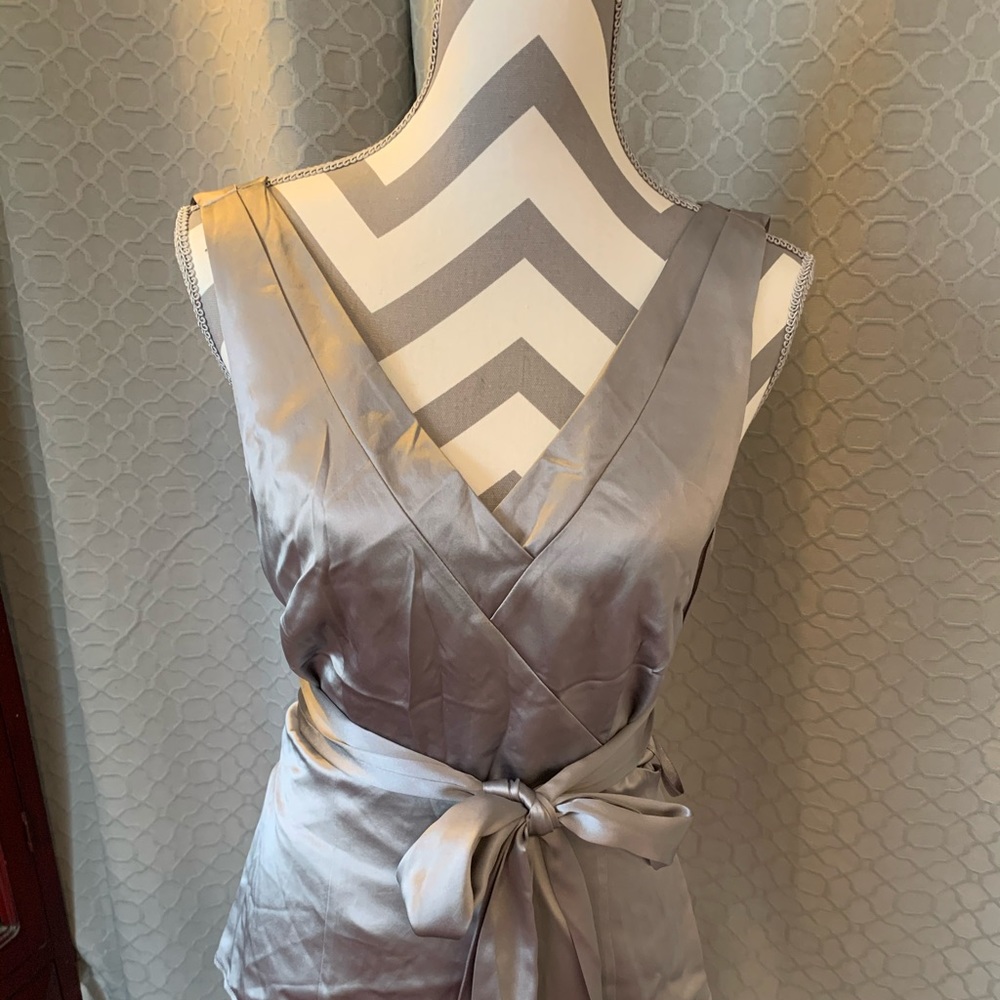 Gorgeous gray silk Ann Taylor size 6 lined top